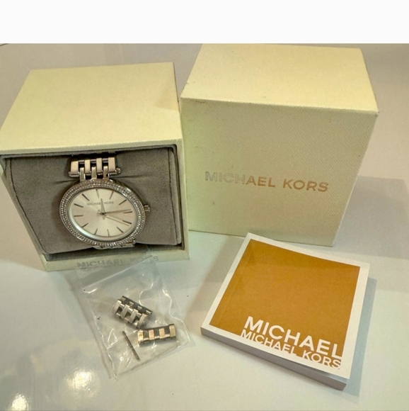 EUC MICHAEL KORS MK3190 WATCH - Picture 3 of 5